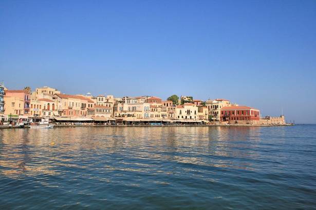 Chania_-_Venetian_harbor_1