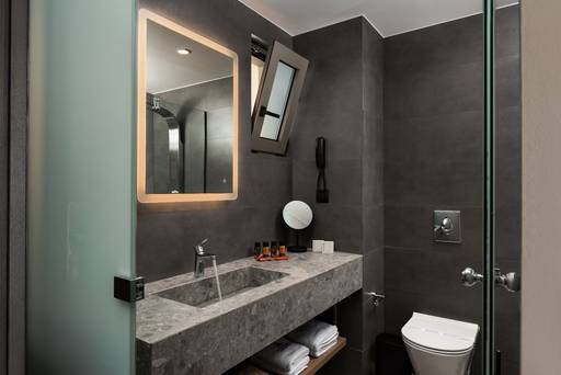 Bathroom_1